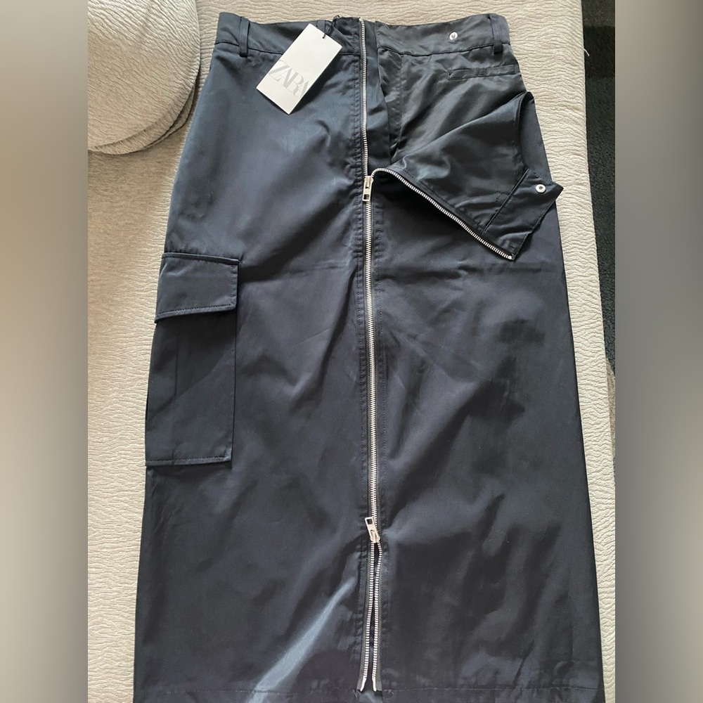 ZARA Nylon Black Cargo Midi Skirt with Zipper Detail- Sue S- NEW - Picture 9 of 12